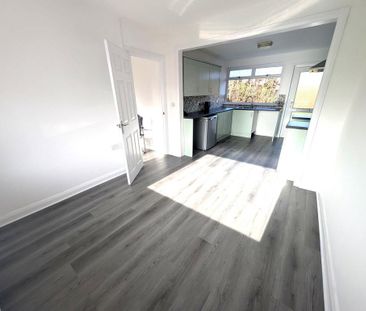 3 bedroom detached bungalow to rent - Photo 4