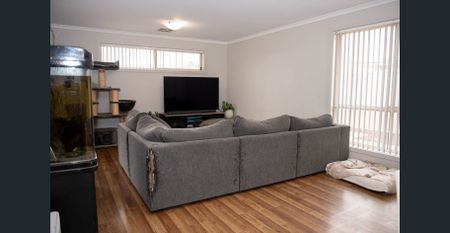 PERFECTLY POSITIONED FOR MODERN LIFESTYLES - Photo 3