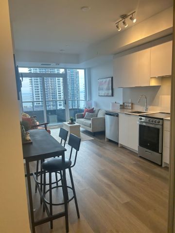 For Lease - 2088 James Street, Burlington, Ontario - Photo 2