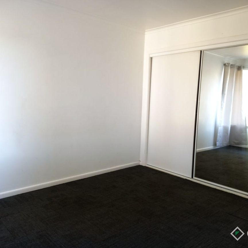 Great Central Location - Photo 1