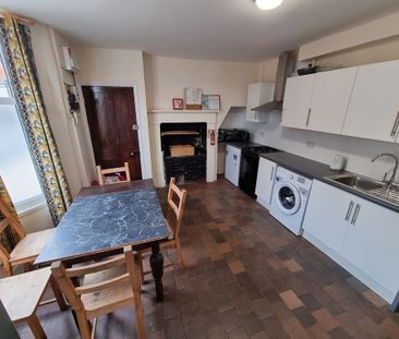 5 Bed Student Accommodation - Photo 6