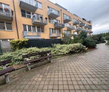 Ideální Nabídka Pronájmu: Světlý a Komfortně Zařízený Byt 2+kk s ba... - Photo 1