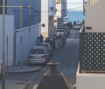 Piso de alquiler en Calle Lirio, 2, Barbate ciudad - Photo 4