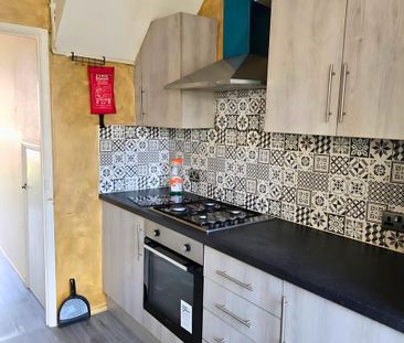 3 bedroom terraced house to rent - Photo 3