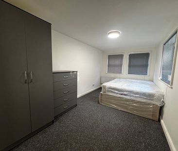 Studio Flat, Bevois Valley Road, SO14 - Photo 2