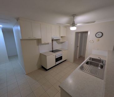 Lovely Villa in small quiet complex - Photo 4