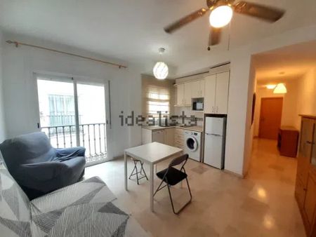 Alquiler de piso en Calle Refino - Photo 5