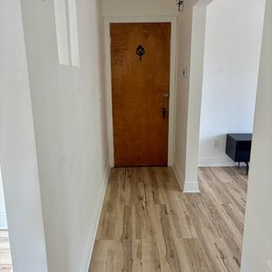 Magnifique 4 Pièces Rénové à Louer - Photo 2