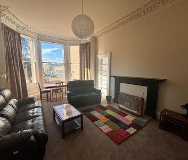 3 bedroom flat to rent - Photo 4