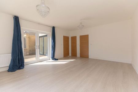 5 bedroom detached house to rent - Photo 5