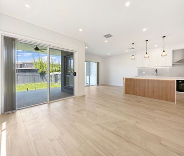 Modern 4-Bedroom Duplex - Photo 1