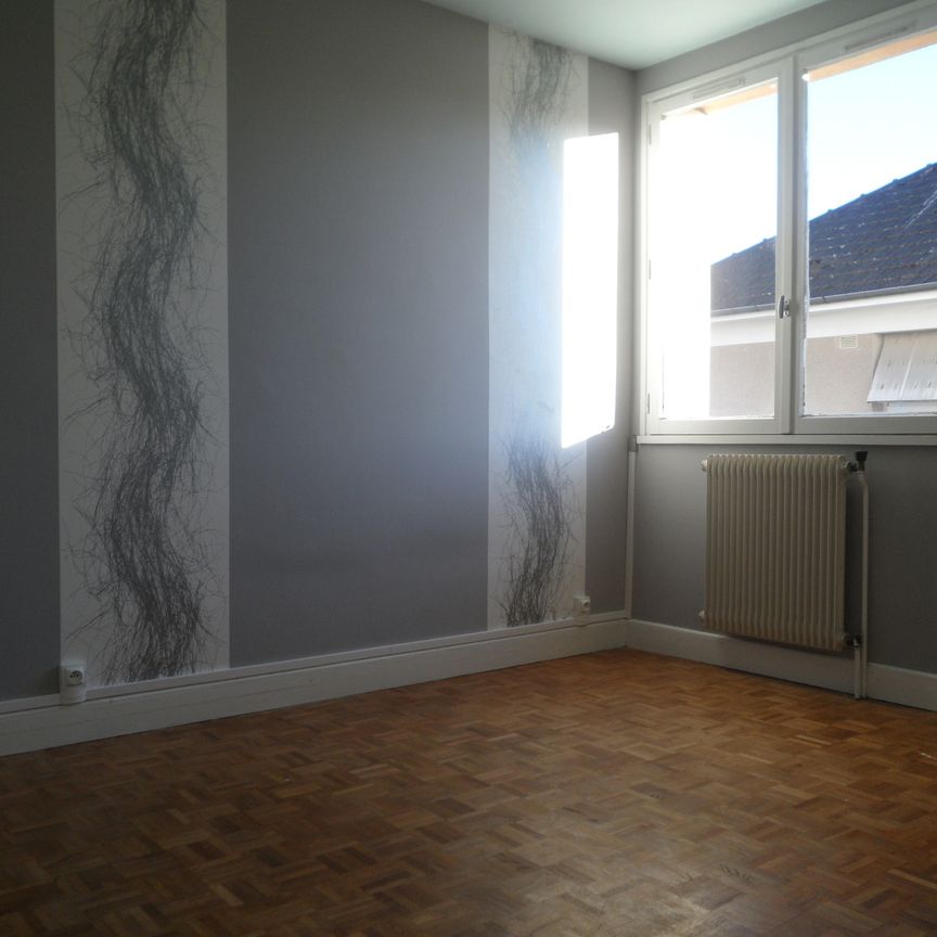 A Louer - Quartier Maluettes - T2 de 44.55 M² avec garage et cave - Photo 1