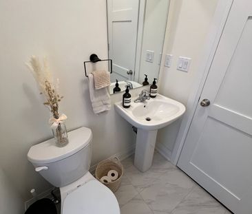 For Lease - 9 Dallotto Lane, Ajax, Ontario - Photo 6