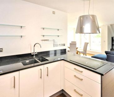 2 bedroom penthouse to rent - Photo 5