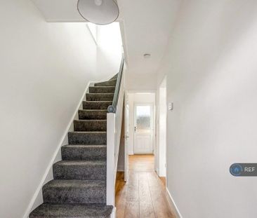 3 bedroom end of terrace house to rent - Photo 6