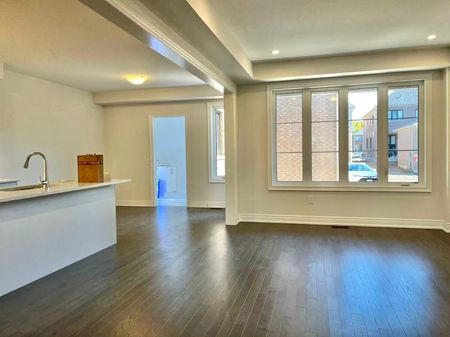 For Lease - 10 Fred Lablanc Drive, Markham, Ontario - Photo 5