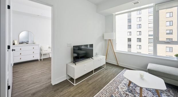 Brand New Apartments in the Civic Hospital Neighbourhood. - Photo 1