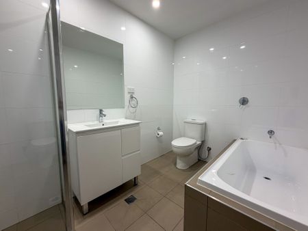 Neat and tidy 2 bedroom unit in prime Campbelltown location - Photo 2