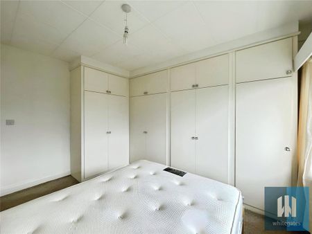 3 bedroom end of terrace house to rent - Photo 5