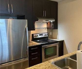 Confederation/Burnhamthrope Stunning 1Bdrm +Den Open Concept Kitchen - Photo 1