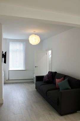 Room in a Shared House, Highfield Road, L13 - Photo 1