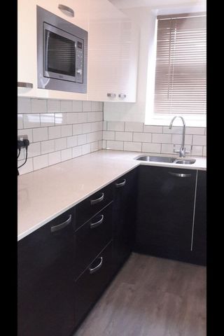 1 Bed Flat, Consulate House, SO14 - Photo 2