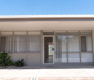 Beachside Bliss - 2 Bedroom Unit only 250m to the Sand! - Photo 6