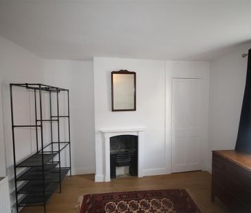 2 bedroom end of terrace house to rent - Photo 2