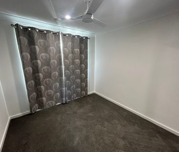 SOLAR - TWO SPLIT SYSTEMS & EVAP - IDEAL LOCATION - Photo 4