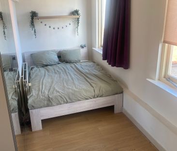 Te huur; een ruim en mooi 2-kamer appartement in hartje centrum van... - Photo 2