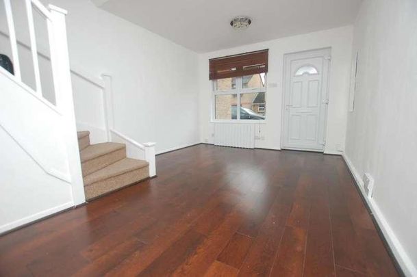 Hookstone Way, Woodford Green, Essex, IG8 - Photo 1