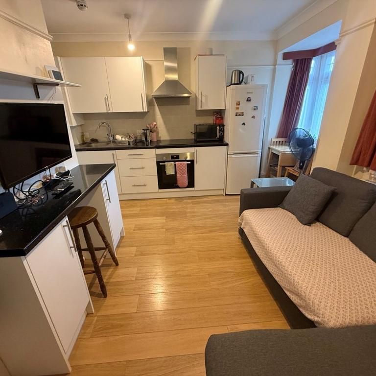 1 bedroom flat to rent - Photo 1