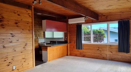 Amazing views, 2 bedrooms - Photo 2