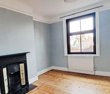 3 bedroom House To Let Total Size: 1292 SQ FT - Photo 6