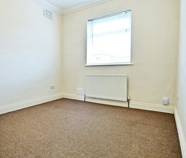 2 bedroom ground floor maisonette to rent - Photo 3