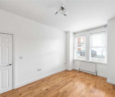 Pevensey Road, London, SW17 - Photo 5