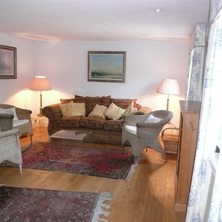1 bedroom barn conversion to rent - Photo 1