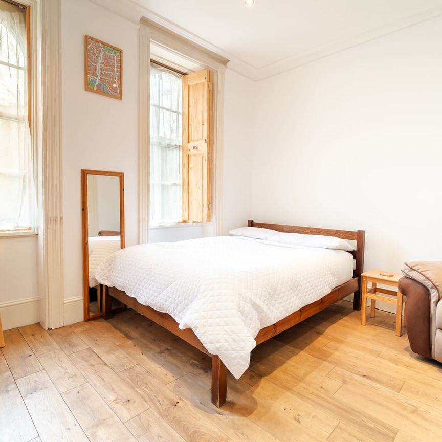 1 Bed Flat, Hackney Road, E2 - Photo 1