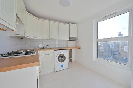 2 bedroom flat to rent - Photo 4