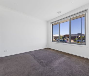 The perfect family lifestyle, with all key amenities right at your ... - Photo 5