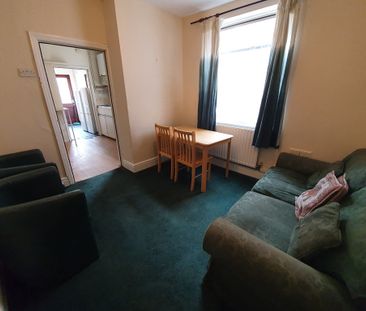 5 Bed Student Accommodation - Photo 1