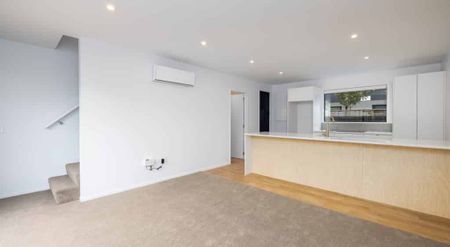 Fantastic Modern Townhouse! - Flexible Dates Available! - Photo 2