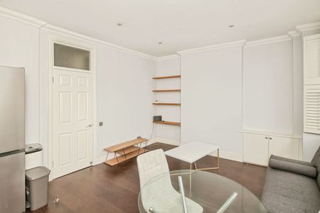 2 Bed Flat, Queenstown Road, SW8 - Photo 3