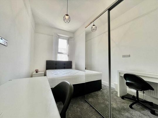 3 bedroom apartment to rent - Photo 1