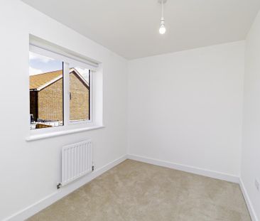 4 bedroom detached house to rent - Photo 1