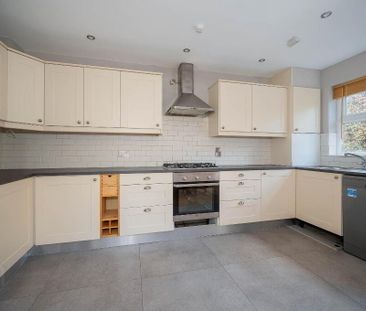 Apartment 3 Lily Court 14a Deramore Park South, Belfast, BT9 5JY - Photo 1