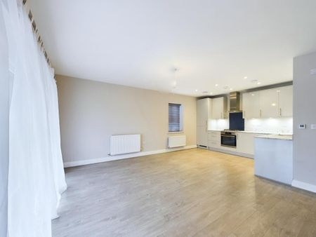2 bedroom ground floor flat to rent - Photo 5