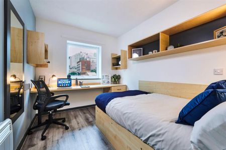 1 bedroom in a flat share to rent - Photo 2