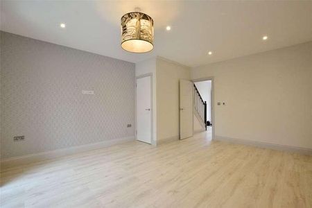 Riefield Road, London, SE9 - Photo 4