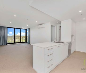 Sleek one-bedroom apartment - Photo 2